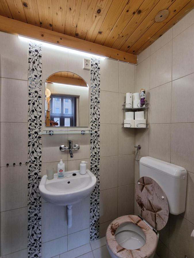 Little Cozy Apartman Мішкольц Екстер'єр фото