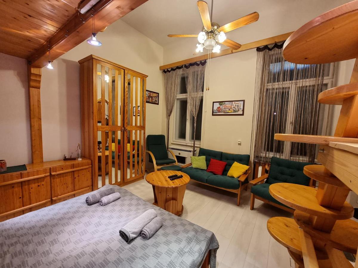 Little Cozy Apartman Мішкольц Екстер'єр фото