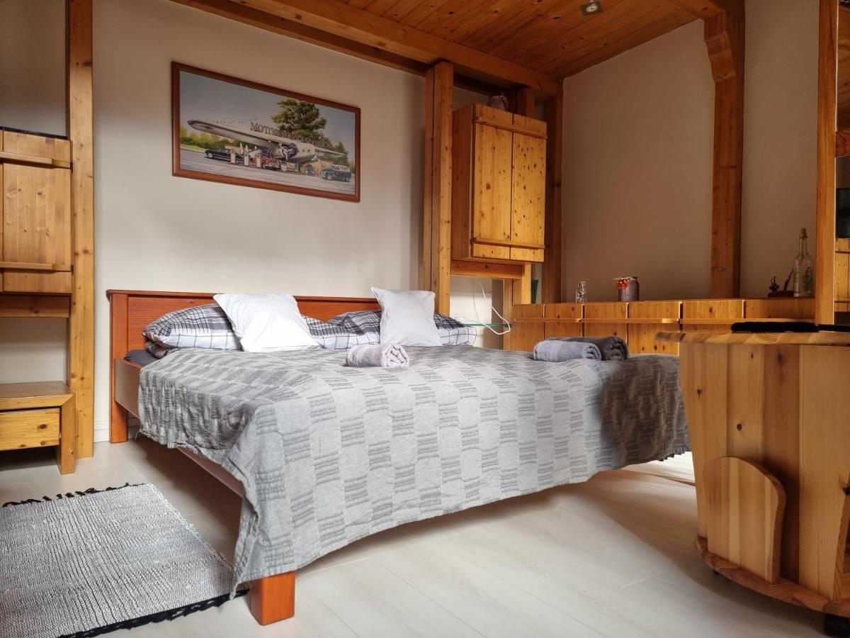 Little Cozy Apartman Мішкольц Екстер'єр фото